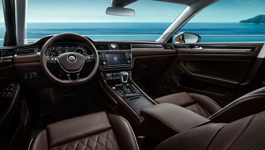 Торпедо Volkswagen Phideon 2016 года  (CN) (фото 11 из 32)